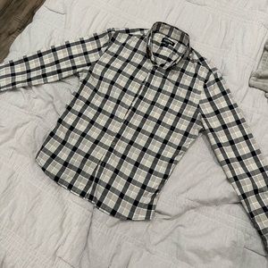 Express wrinkle resistant performance shirt. Tan and black. Medium, extra slim.